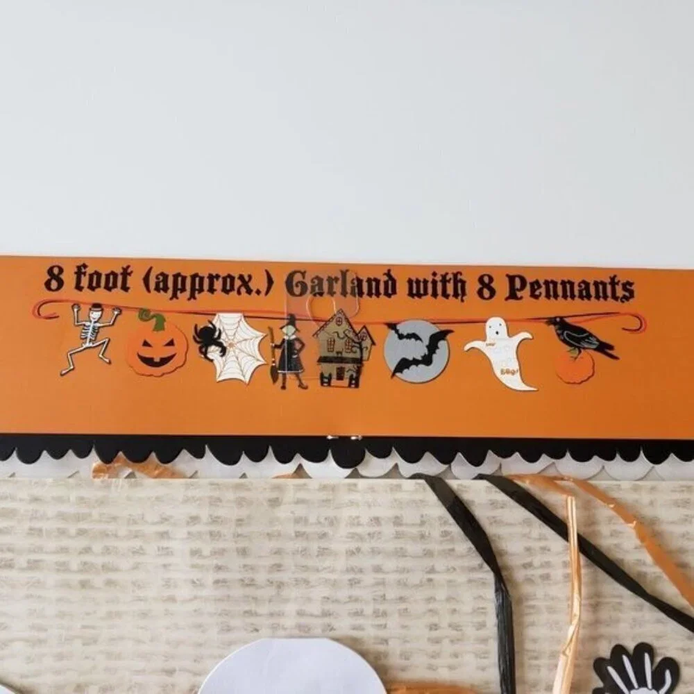 NWT - Meri Meri Halloween Paper Garland 8 ft. with 8 Pendants